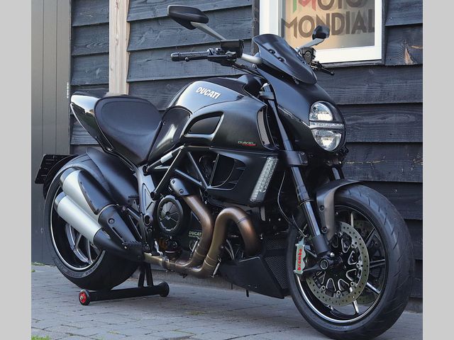ducati - diavel-carbon