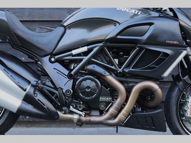 ducati - diavel-carbon