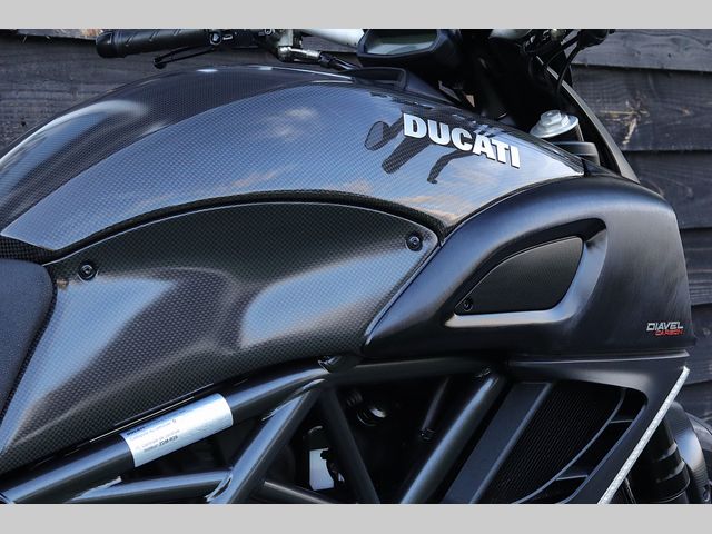 ducati - diavel-carbon