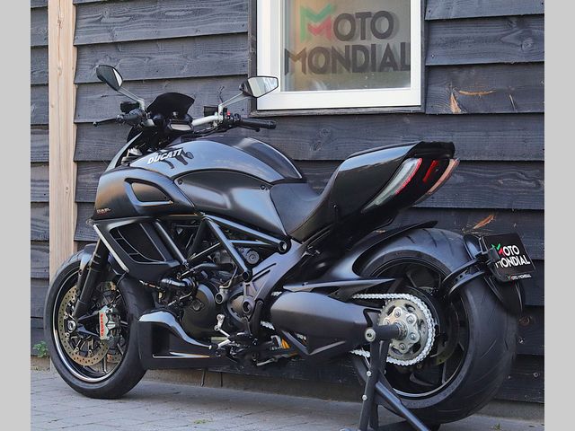 ducati - diavel-carbon