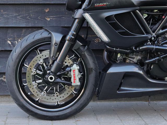 ducati - diavel-carbon