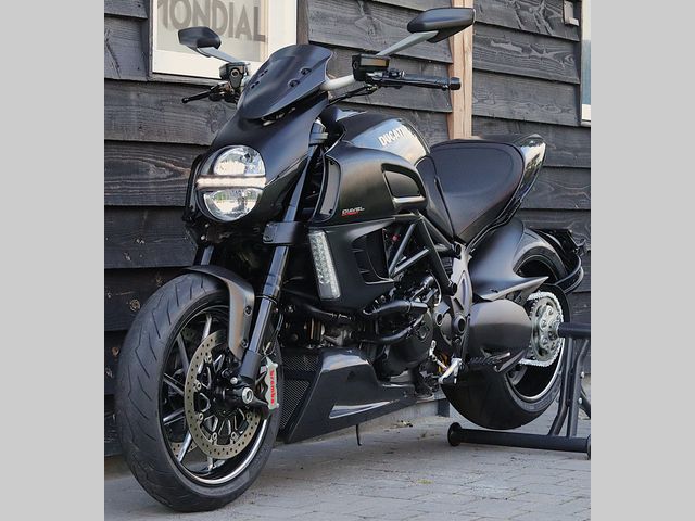 ducati - diavel-carbon
