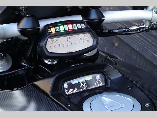 ducati - diavel-carbon