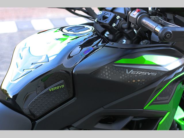 kawasaki - versys-650-grand-tourer