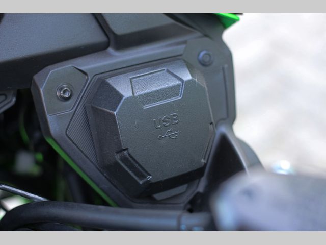 kawasaki - versys-650-grand-tourer