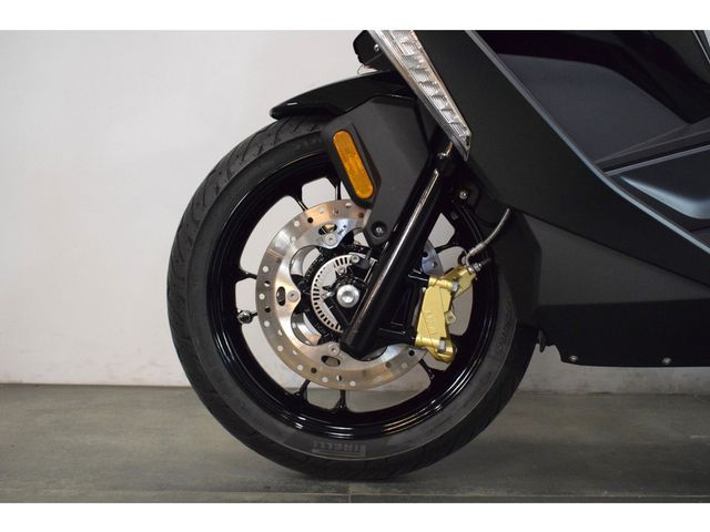 bmw - c-400-gt