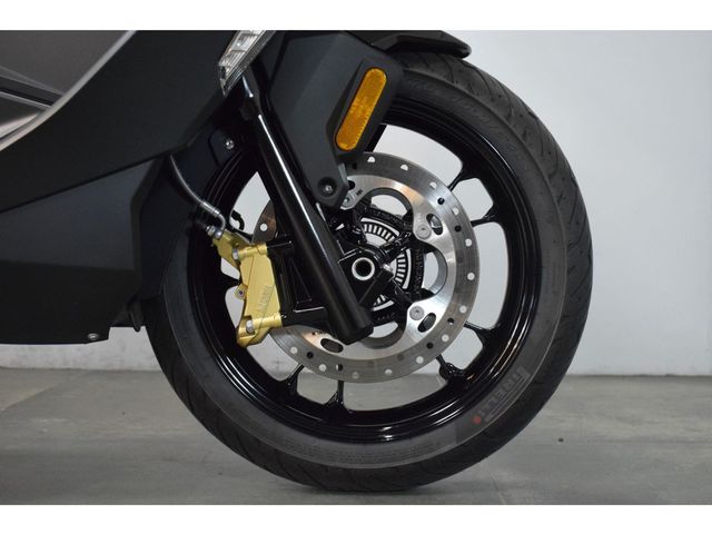 bmw - c-400-gt