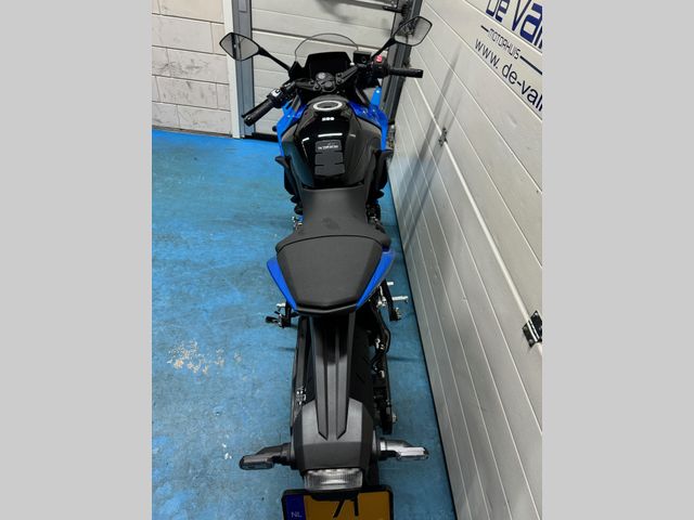suzuki - gsx-8r