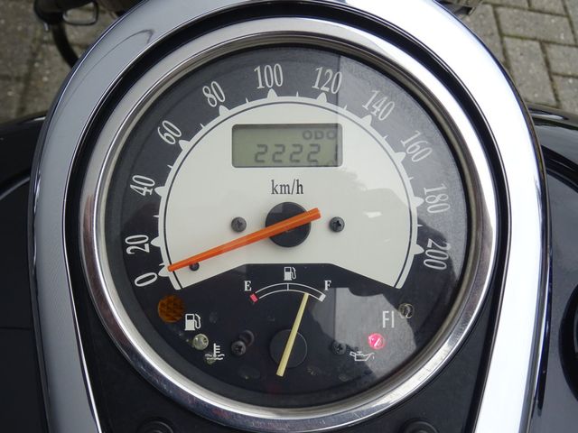 kawasaki - vn-900-classic