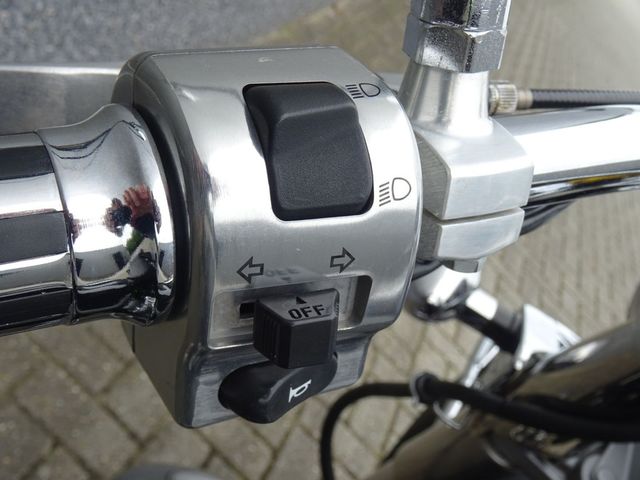 kawasaki - vn-900-classic