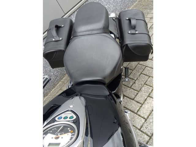 kawasaki - vn-900-classic