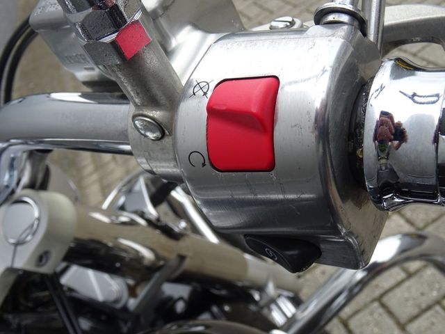 kawasaki - vn-900-classic