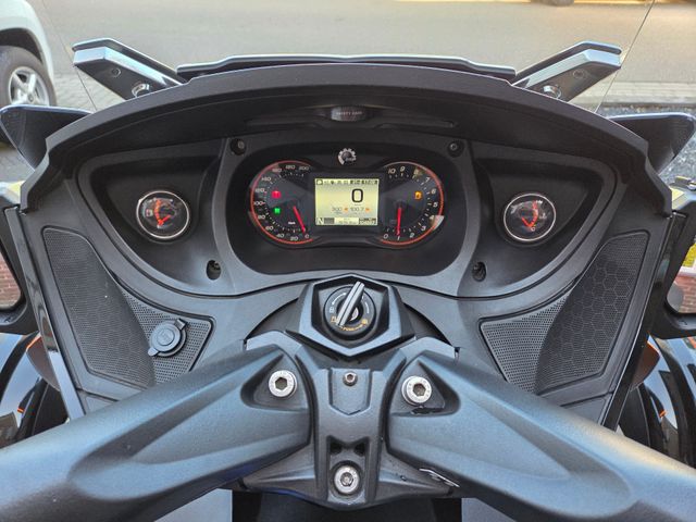 can-am - spyder-rt
