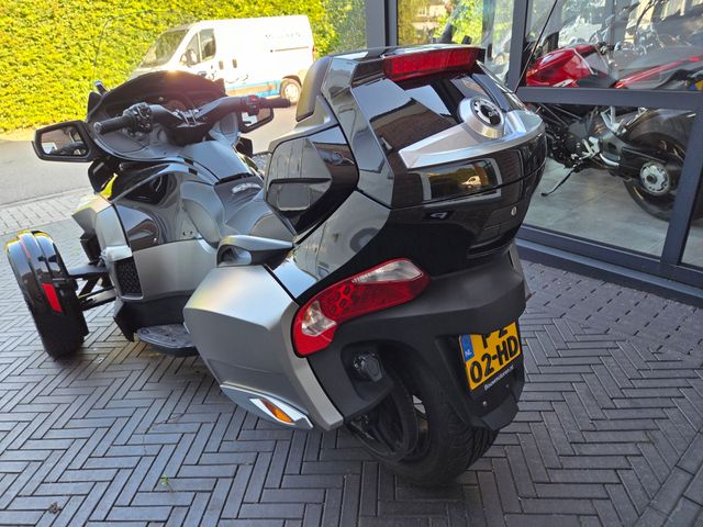 can-am - spyder-rt
