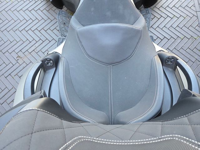 can-am - spyder-rt