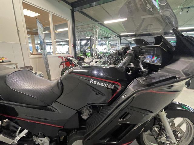 kawasaki - gtr-1000