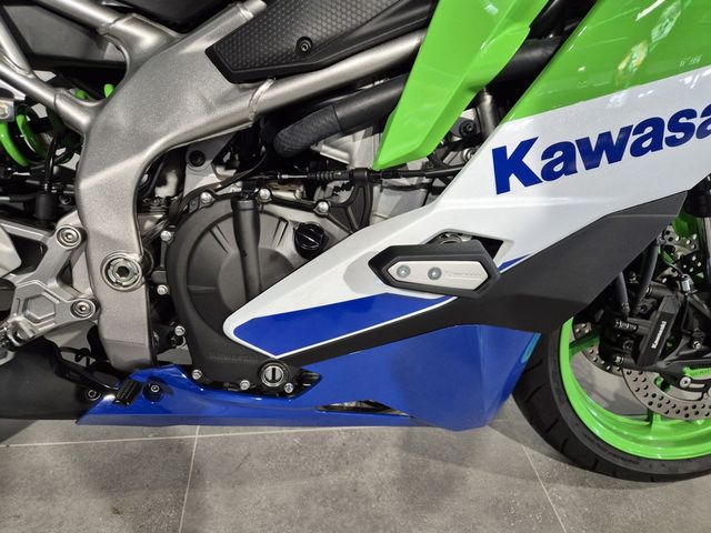 kawasaki - ninja-zx-4rr-40th-anniversary-edition