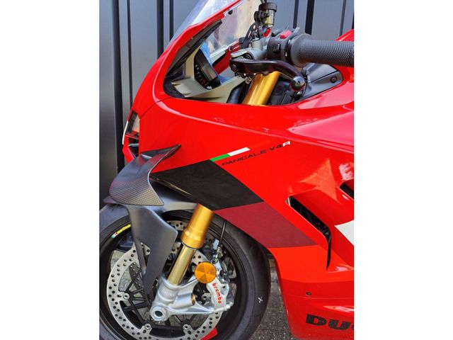 ducati - panigale-v4-r