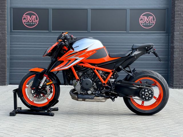 ktm - 1290-super-duke-r