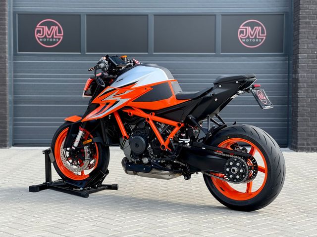 ktm - 1290-super-duke-r