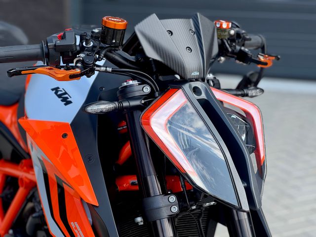 ktm - 1290-super-duke-r