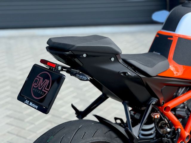 ktm - 1290-super-duke-r