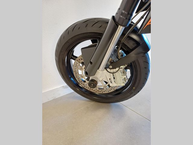 ktm - 990-supermoto-r