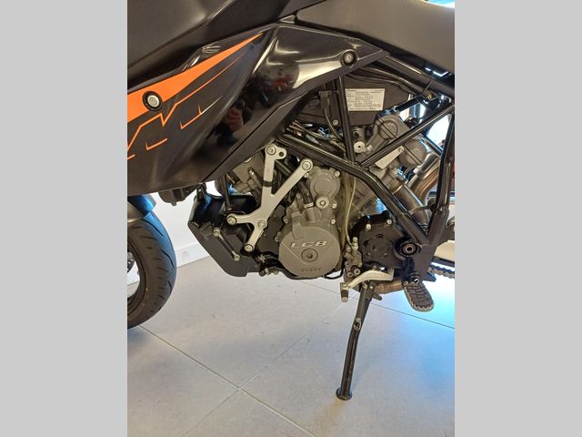 ktm - 990-supermoto-r