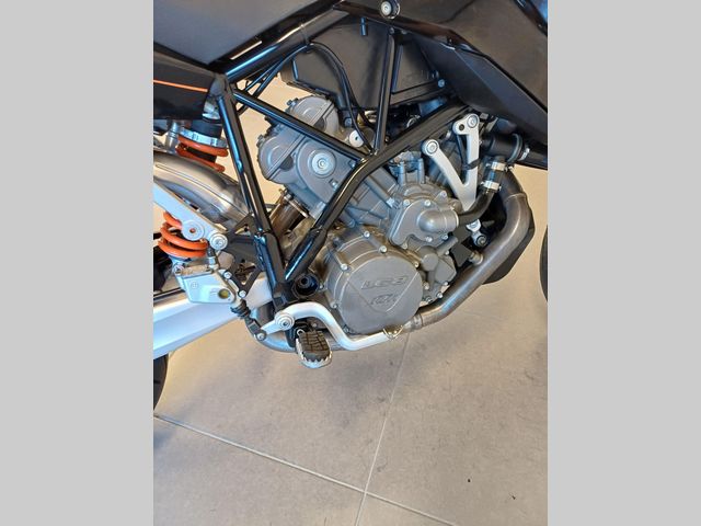 ktm - 990-supermoto-r