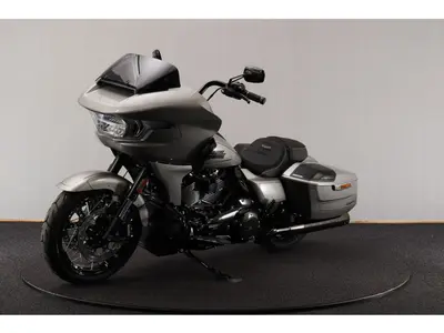 HARLEY-DAVIDSON ROAD GLIDE CVO – foto 3