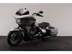 Harley-Davidson Fltrxse CVO Road Glide Custom Color Platinum 2023 occasion – foto 3 van 14