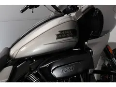 Harley-Davidson Fltrxse CVO Road Glide Custom Color Platinum 2023 occasion – foto 11 van 14