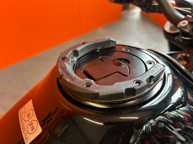 ktm - 790-duke
