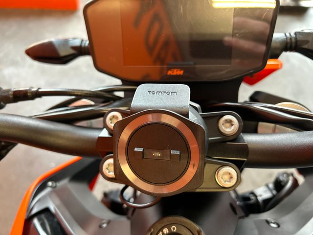 ktm - 790-duke