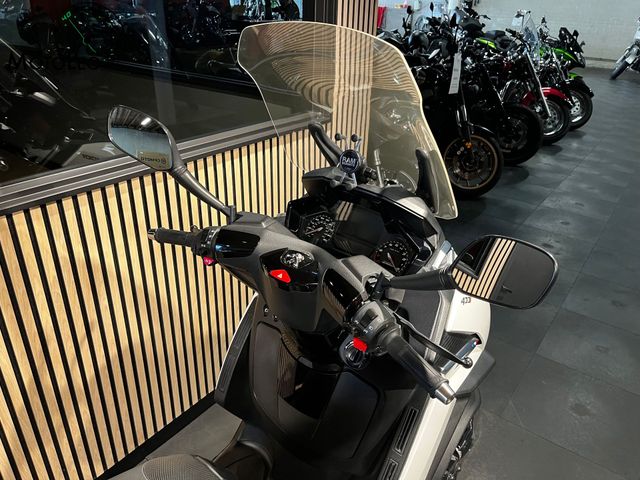 peugeot - metropolis-400