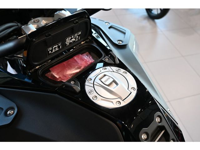 bmw - r-1300-gs-adventure