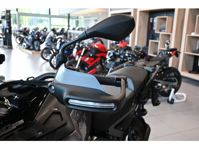 bmw - r-1300-gs-adventure