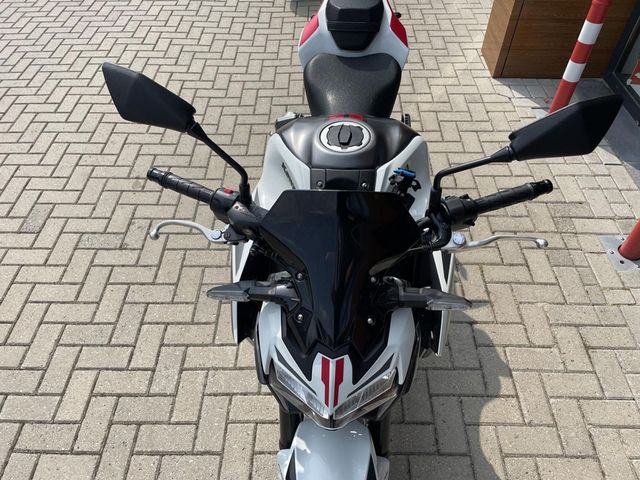 kawasaki - z900