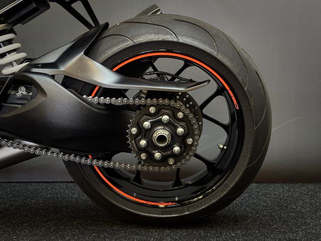 ktm - 1290-super-duke-r