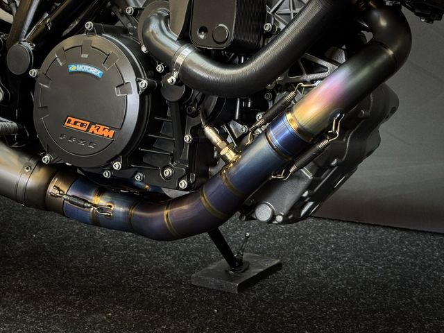 ktm - 1290-super-duke-r