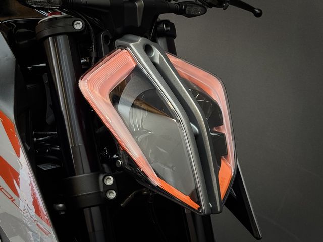 ktm - 1290-super-duke-r