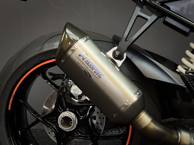 ktm - 1290-super-duke-r
