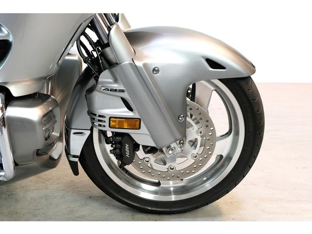 honda - gl-1800-goldwing