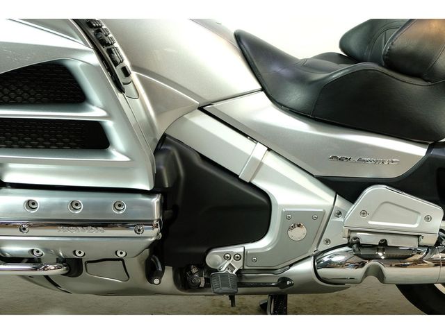 honda - gl-1800-goldwing
