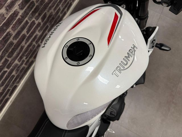 triumph - street-triple-rs
