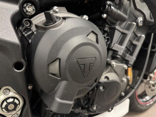 triumph - street-triple-rs