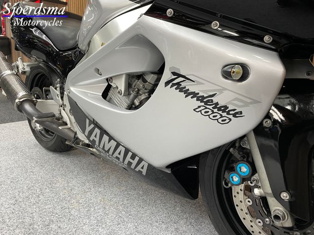 yamaha - yzf-1000-r-thunderace
