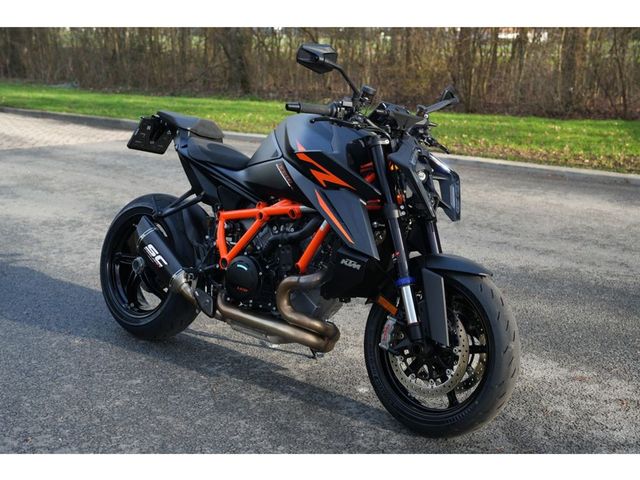 ktm - 1390-super-duke-r-evo