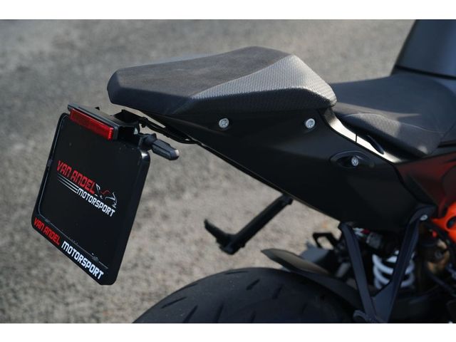 ktm - 1390-super-duke-r-evo