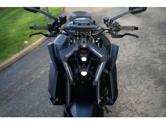 ktm - 1390-super-duke-r-evo
